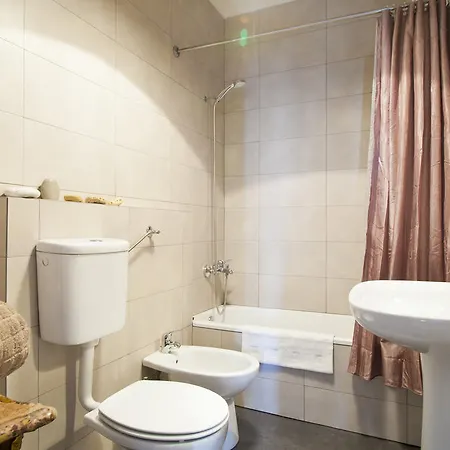 Bairrus - Alfama ליסבון